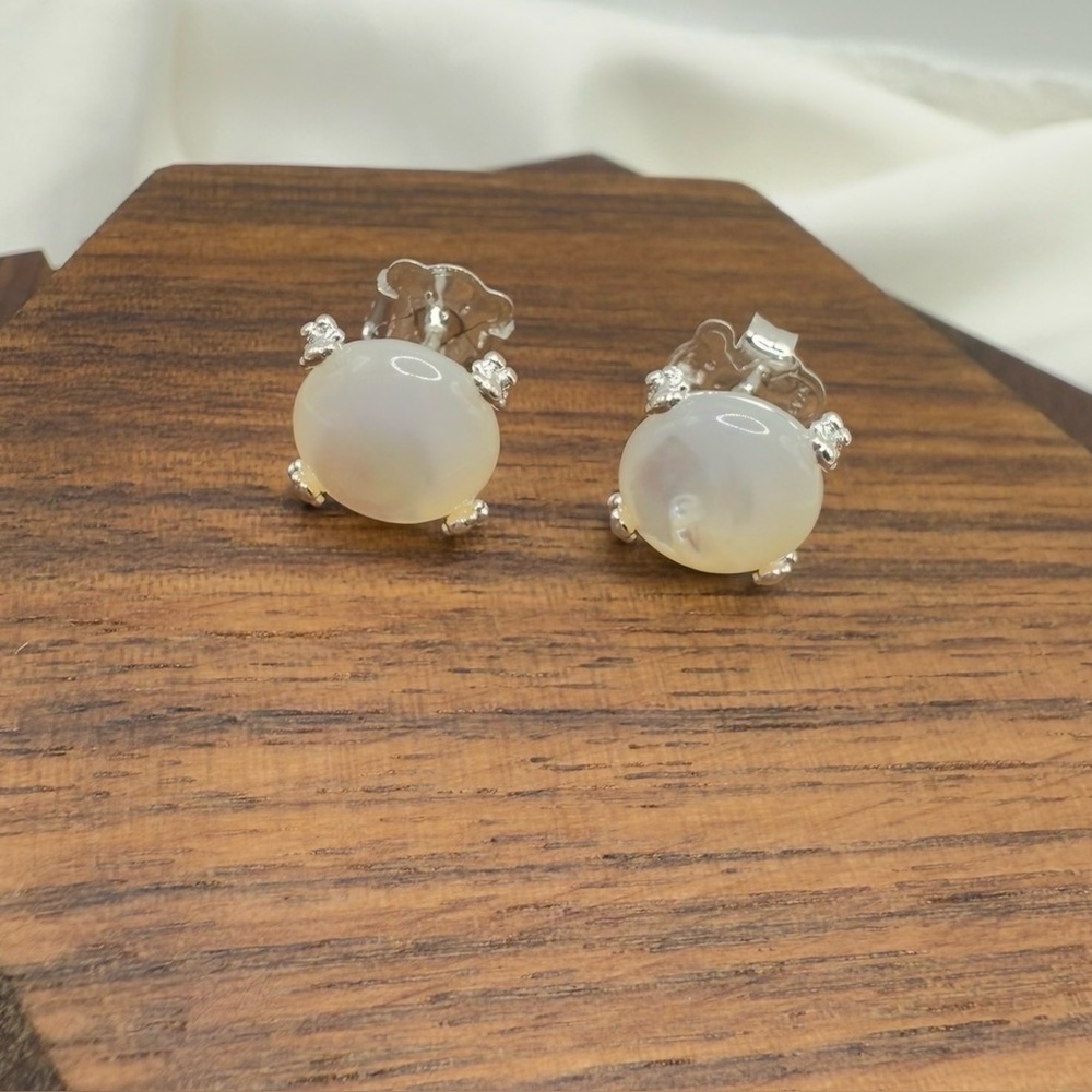 Color Pills of sterling silver and round cabochon cut 925